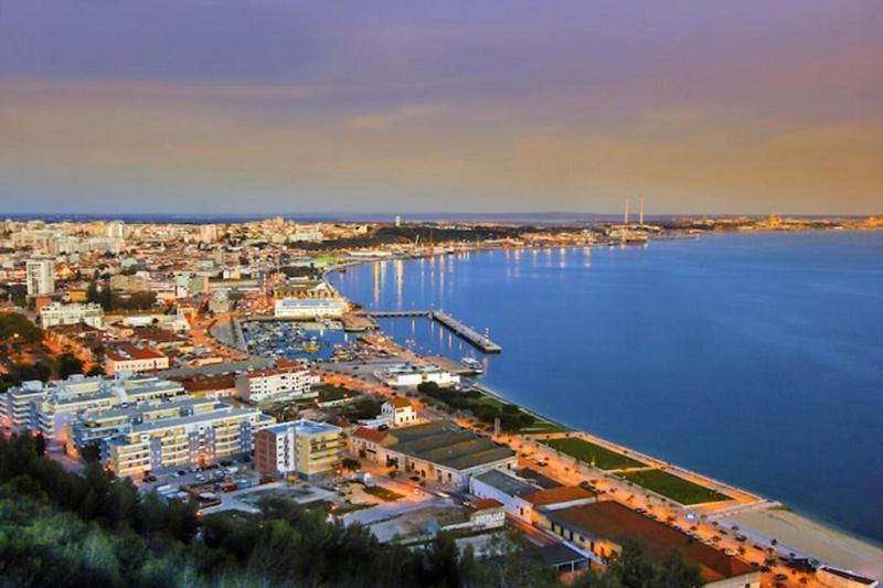 Apartamento Situado Na Zona Costeira Da Cidade 세투발 외부 사진
